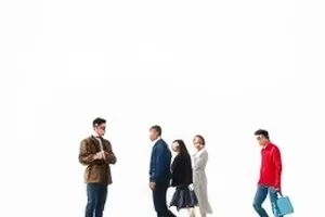 《风筝线断了》封面，空旷草地上落着一只断线风筝